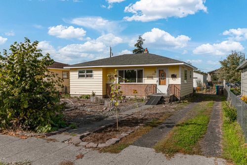 2813 N Stone St, Spokane, WA, 99207-4858 | Card Image