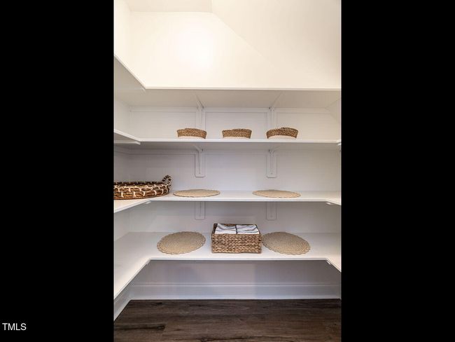 Pantry | Image 13