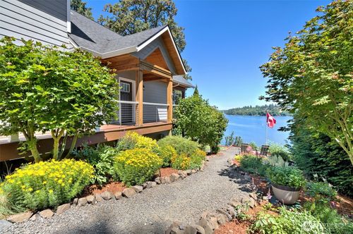 371 Se Kamilche Shores Rd, Shelton, WA, 98584-7740 | Card Image