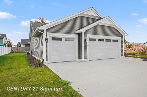 8610 Foxtail Trl, Freeland, MI, 48623-4301 | Card Image