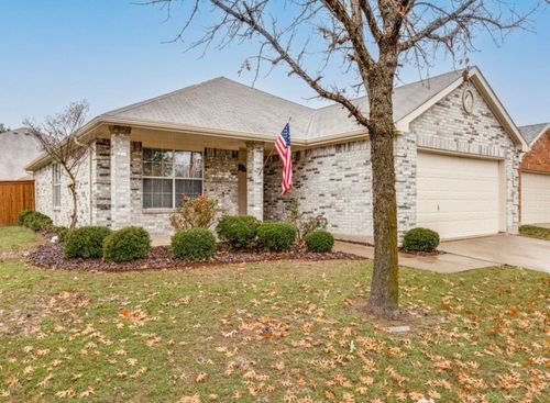 2001 Lake Trail Dr, Heartland, TX, 75126-8275 | Card Image