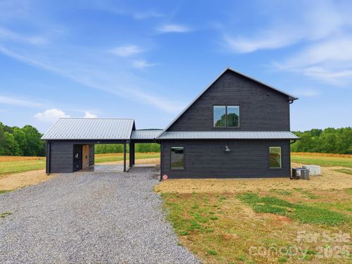 211 Race Path Rd, Union Grove, NC, 28689-9234 | Card Image