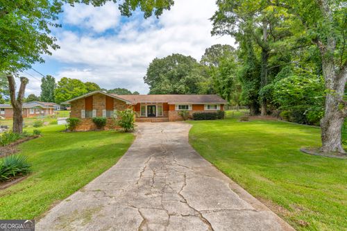 1542 S Indian Creek Dr, Stone Mountain, GA, 30083-5425 | Card Image