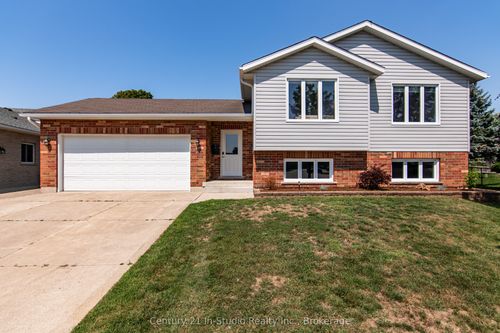 423 St. Clair Crt, Kincardine, ON, N2Z3B4 | Card Image