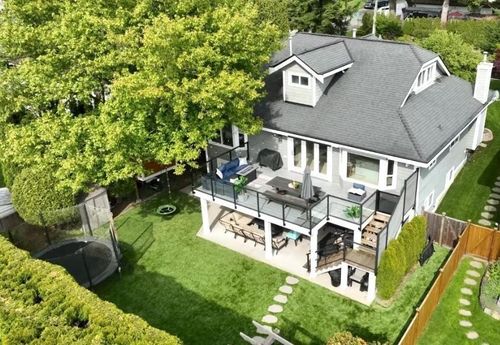 1033 164 St, Surrey, BC, V4A4Y6 | Card Image