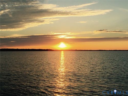 280 Rappahannock Beach Dr, Tappahannock, VA, 22560-5261 | Card Image