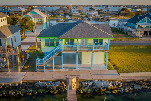 208 Ridge Harbor Dr, Rockport, TX, 78382-9652 | Card Image