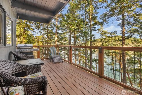 750 Chinook Way, Center Island, WA, 98221 | Card Image