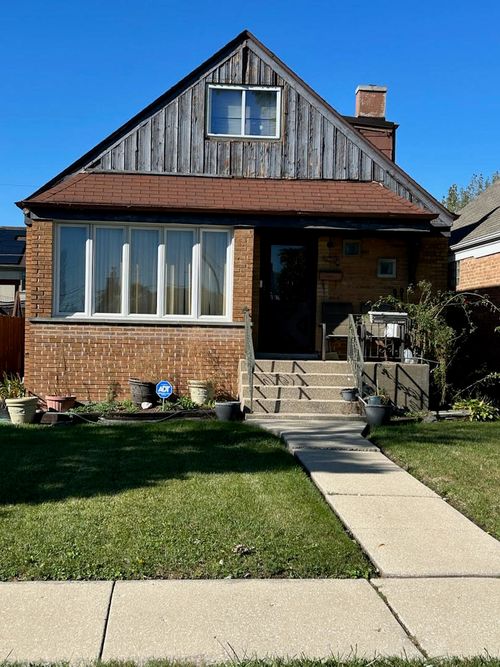 7712 Nagle Ave, Burbank, IL, 60459-1116 | Card Image