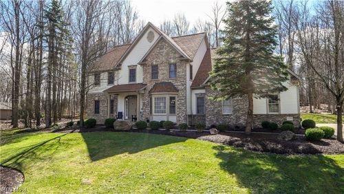 11779 Derbyshire Ln, Chagrin Falls, OH, 44023-9312 | Card Image