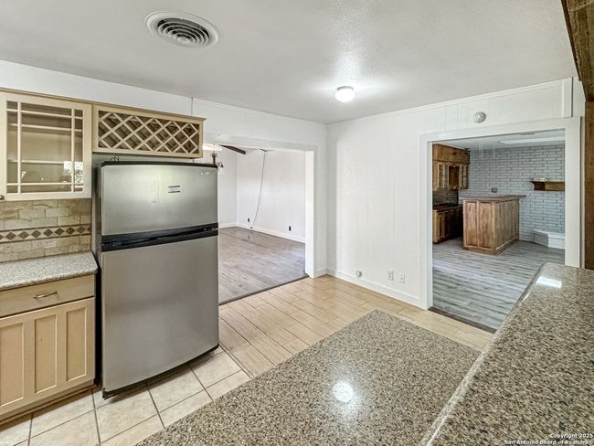 5102 Crown Ln, House other with 3 bedrooms, 2 bathrooms and null parking in Kirby TX | Image 10