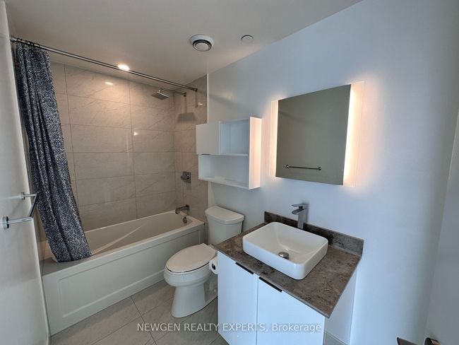 3112 - 501 Yonge St, Condo with 3 bedrooms, 2 bathrooms and 1 parking in Toronto ON | Image 12