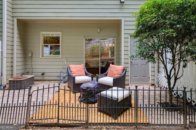 1264 Harris Commons Pl, Townhouse with 2 bedrooms, 3 bathrooms and 2 parking in Roswell GA | Image 38