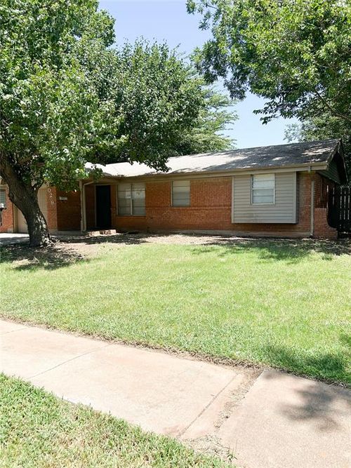 3029 Dentwood Ter, Del City, OK, 73115-1936 | Card Image