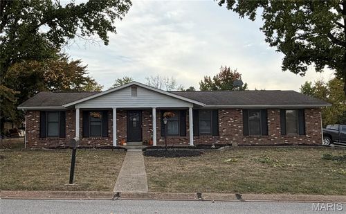 2 Country Farm Blvd, Saint Peters, MO, 63376-2031 | Card Image