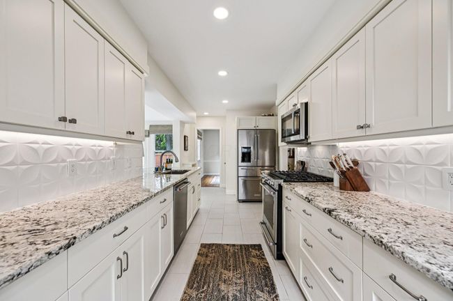 1537 Barrington Rd, House other with 4 bedrooms, 3 bathrooms and null parking in Upper Arlington OH | Image 15
