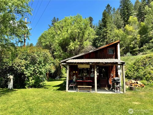 390 Customs Rd, Curlew, WA, 99118-9633 | Card Image