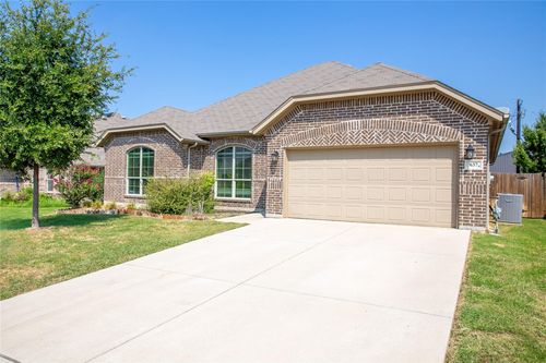 637 Peach Ln, Burleson, TX, 76028-8462 | Card Image