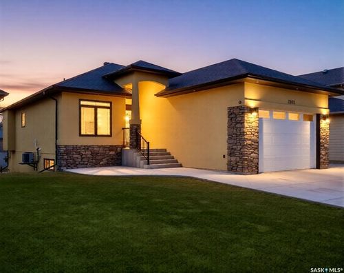 2922 Lakeview Drive, Prince Albert, SK, S6W0A4 | Card Image