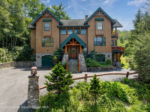 6 White Way, Windham, NY, 12496-5525 | Card Image