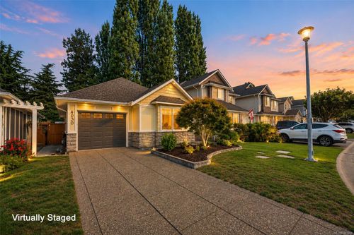 4030 Willowbrook Pl, Victoria, BC, V8Z7W9 | Card Image