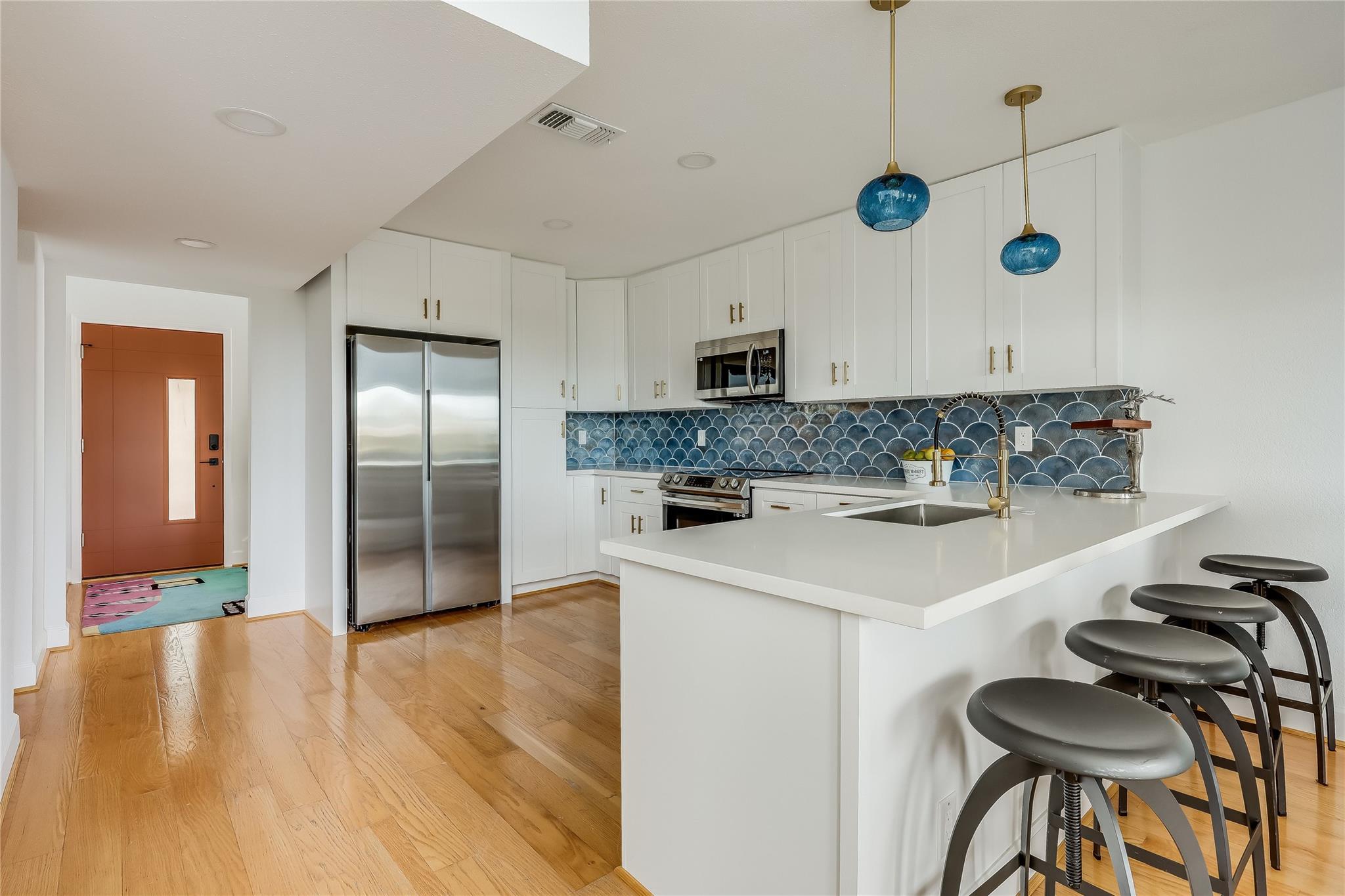 Residential Lease in Point Venture 4