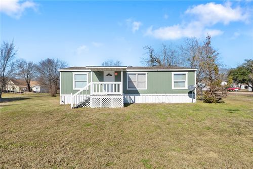 218 E Denton St, Bremond, TX, 76629 | Card Image