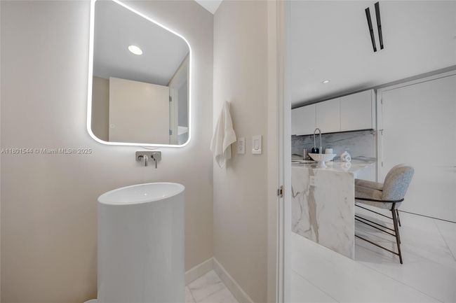 UNIT-305 - 10201 Collins Ave, Condo with 2 bedrooms, 3 bathrooms and null parking in Bal Harbour FL | Image 20