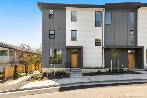 1-3003 S Dakota St, Seattle, WA, 98108-1620 | Card Image
