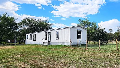200 W 6th St, Thornton, TX, 76687-2488 | Card Image