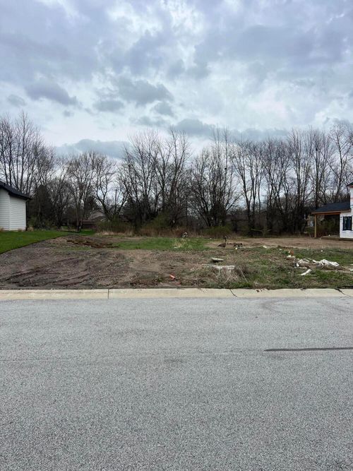 9131 Willow Ln, Saint John, IN, 46373-8035 | Card Image