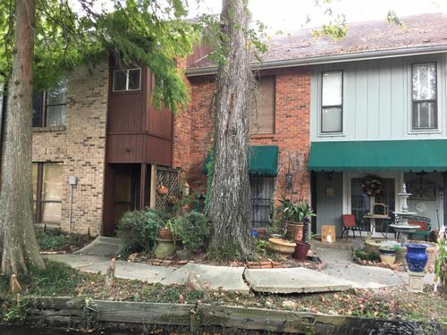 2421 Aubin Ln, Baton Rouge, LA, 70816-8212 | Card Image