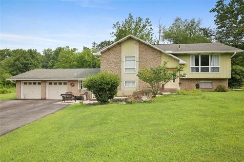 2371 Honeysuckle Road, Allentown City, PA, 18103 | Card Image