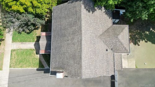 167 Banbury Rd, Mineola, NY, 11501-1518 | Card Image