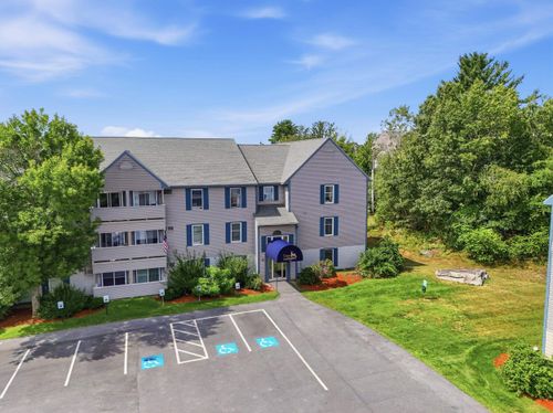 304-124 Eastern Ave, Manchester, NH, 03104-6637 | Card Image