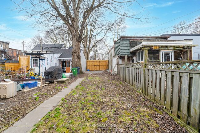 12 O'hara Ave, House attached with 3 bedrooms, 1 bathrooms and 1 parking in Toronto ON | Image 29