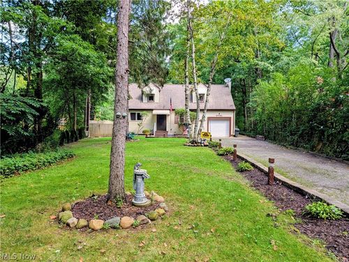 37761 Milann Dr, Willoughby Hills, OH, 44094-9663 | Card Image
