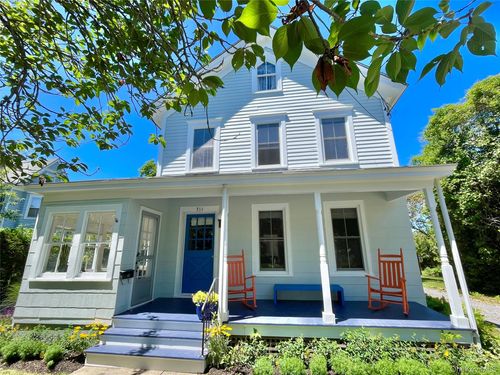 311 5th St, Greenport, NY, 11944-1815 | Card Image