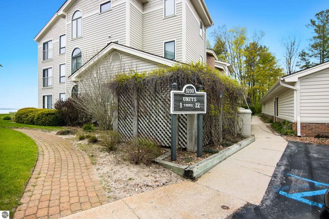 3 - 9200 N Bayshore Dr, House other with 1 bedrooms, 2 bathrooms and null parking in Elk Rapids MI | Image 8
