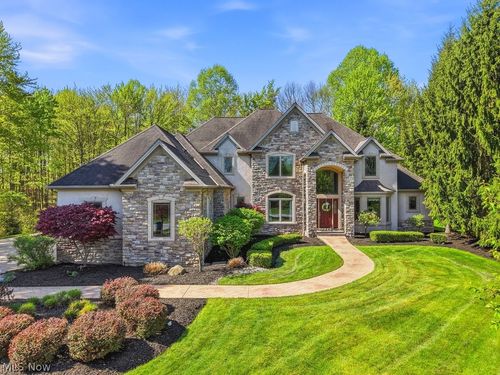 7312 Stockwood Dr, Solon, OH, 44139-5681 | Card Image