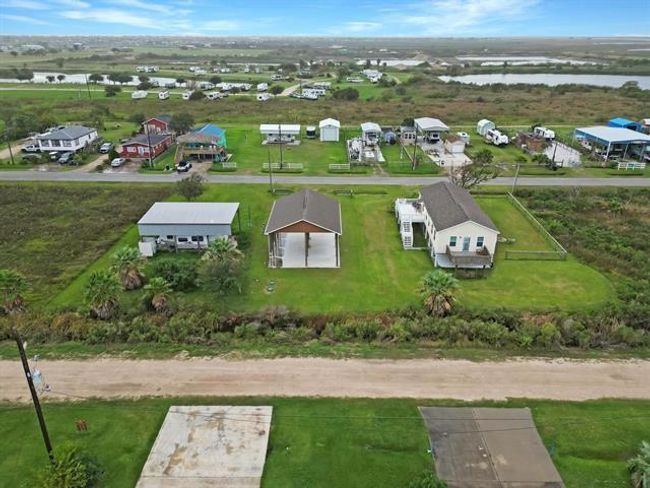 1112 N Monkhouse Dr, Home with 0 bedrooms, 0 bathrooms and null parking in Crystal Beach TX | Image 6