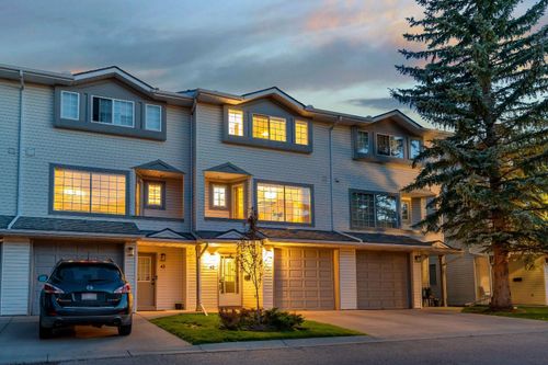 43 Kingsland Villas Sw, Calgary, AB, T2V5J9 | Card Image