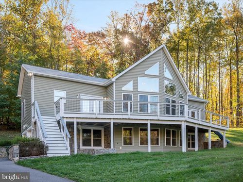 10 Westview Dr, Linden, VA, 22642-6087 | Card Image