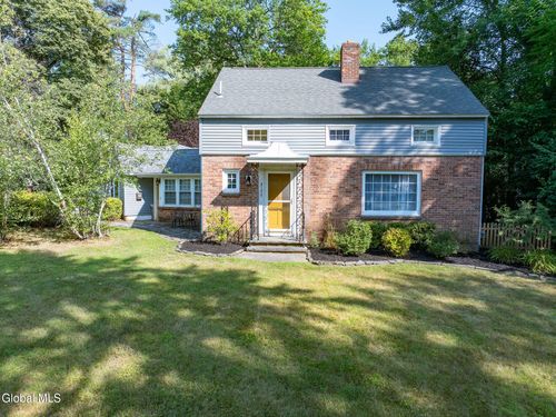2179 Stuyvesant St, Niskayuna, NY, 12309-5525 | Card Image