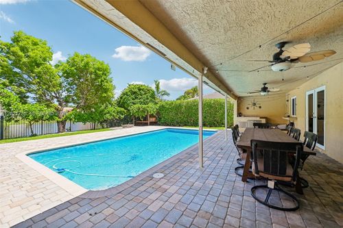 483 Nw 107th Ave, Coral Springs, FL, 33071-7923 | Card Image