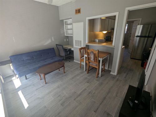 apt-213-3000 Guadalupe St, Austin, TX, 78705-2831 | Card Image