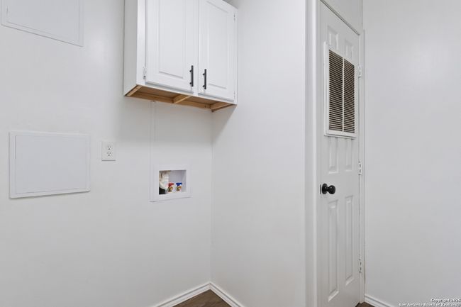 15024 Mesquite St, House other with 3 bedrooms, 2 bathrooms and null parking in Lytle TX | Image 18