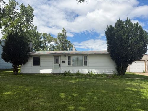5534 Klinger St Sw, Cedar Rapids, IA, 52404-5109 | Card Image