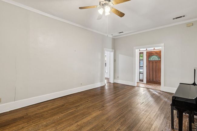 5620 Victor St, House other with 4 bedrooms, 3 bathrooms and null parking in Dallas TX | Image 6