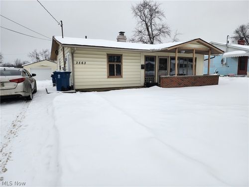 2563 Chestnut St, Girard, OH, 44420-3106 | Card Image